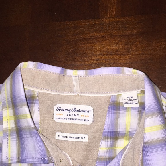 Tommy Bahama Short-Sleeve Button-Down - Picture 2 of 3